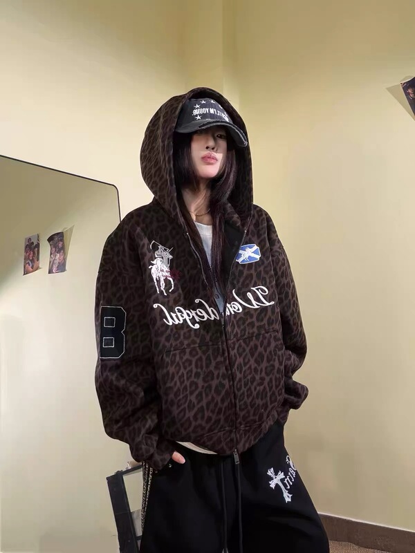 American Retro Leopard Print Embroidered Hooded Sweatshirt for Women 2026 Autumn and Winter New Niche Design Zipper Cardigan Jacket American Retro Leopard Print Embroidered Hooded Sweatshirt for Women 2026 Autumn and Winter New Niche Design Zipper Cardigan Jacket