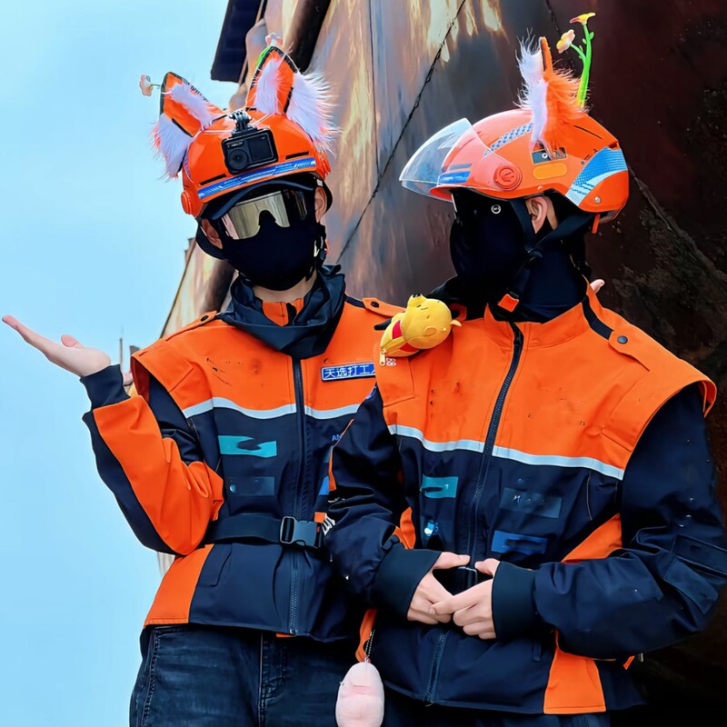 Cool and Stylish Helmet Decorations, Suitable for Full-Face and Half-Face Helmets, Electric Motorcycles, Universal, Orange and White Wolf Ears, Cute and Handsome