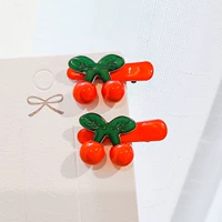 Маленькая листовая вишневая прическа 2 наряд