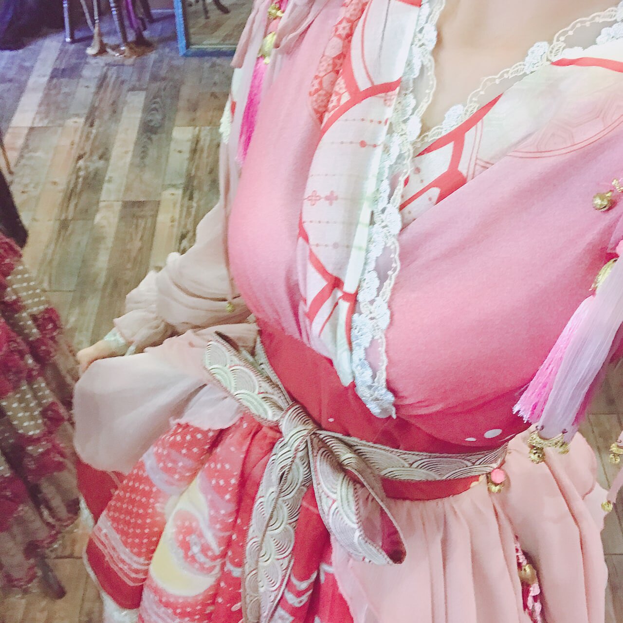 Kyokyo沉迷汉堡王 – Lo娘