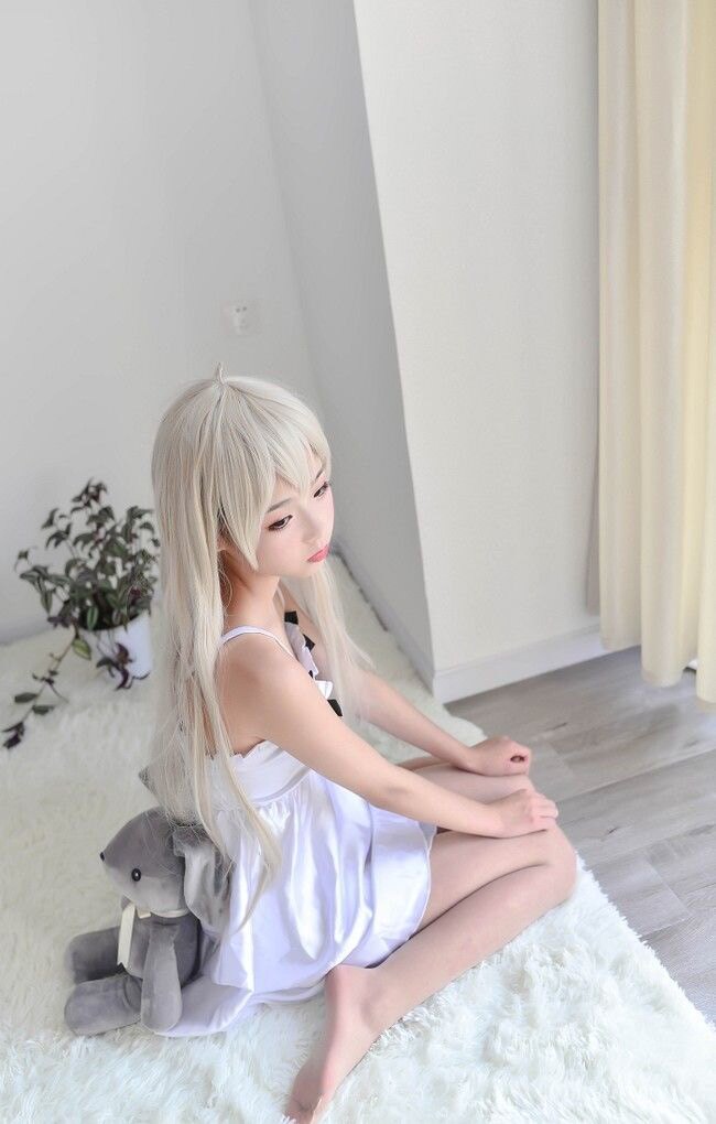梦幻Cos：白发少女的摇篮时光