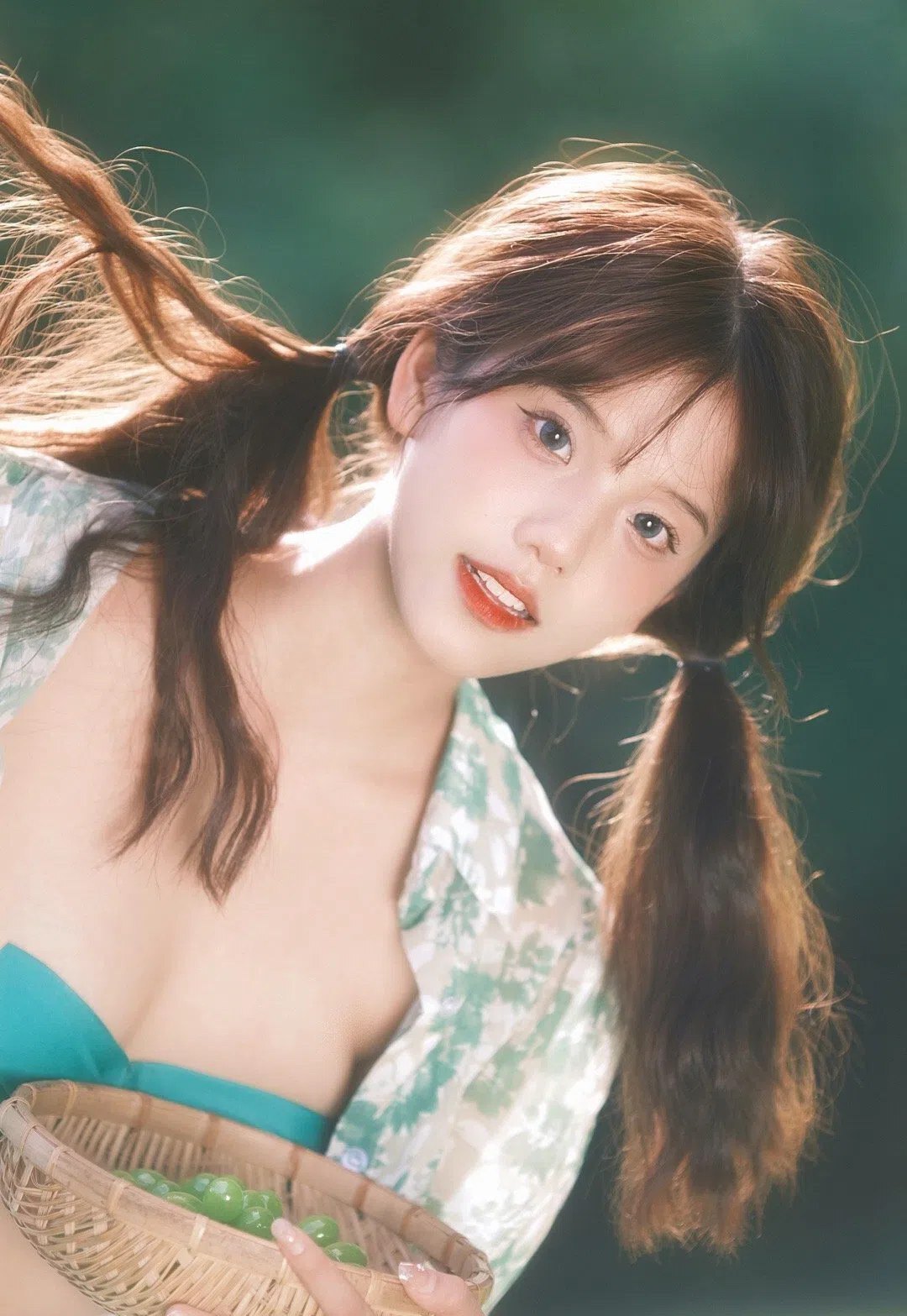 清新草地写真：迷人的可爱风-傲绝博客