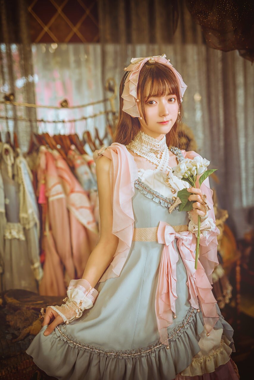 Kyokyo沉迷汉堡王 – Lo娘