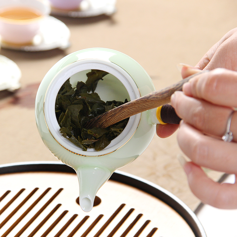 Blue and white porcelain tea six gentleman 's portfolio bamboo ChaZhen ChaGa) tea spoon tea tray accessories kung fu tea set