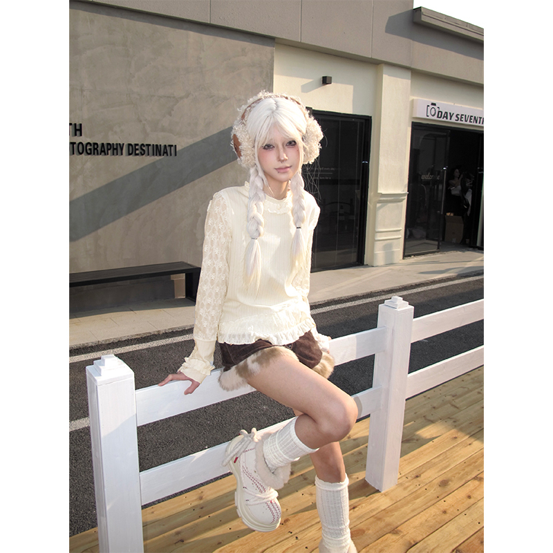 Bubble Pineapple Oil White Sweater as a Base Layer for Women in Autumn and Winter, High-End Knitted Top with Sweet Lace Trim
