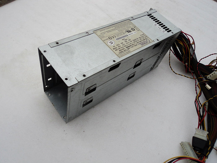 Yitaixing EFRP-3400SV1 redundant power supply cage 3U is also available for sale with EFRP-400 power module