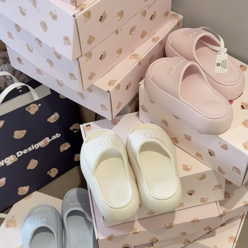British Dgkp Zhao Lusi Style Slippers, Thick-Soled Height-Increasing 2026 New Model, Outdoor Summer Non-Slip Slide Sandals for Women