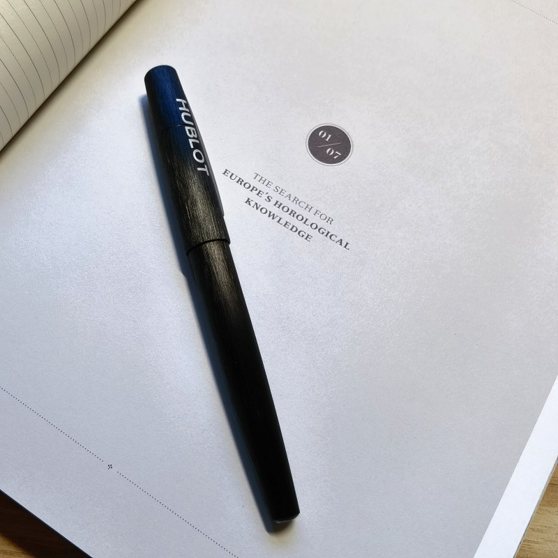 Take the world metal signature pen water-based pen Swiss high-end brand water pen ball pen Taiwan-made black refill H-B