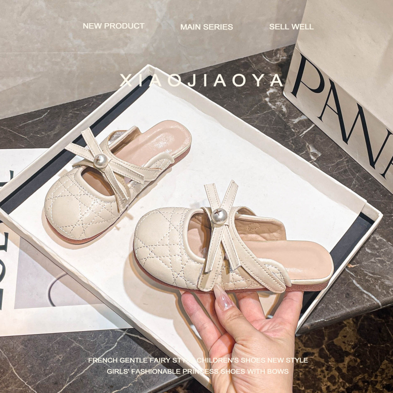Girls' Closed-Toe Slippers 2026 Summer New Casual Children's Sandals for Outdoor Wear, British Style Princess Beach Shoes