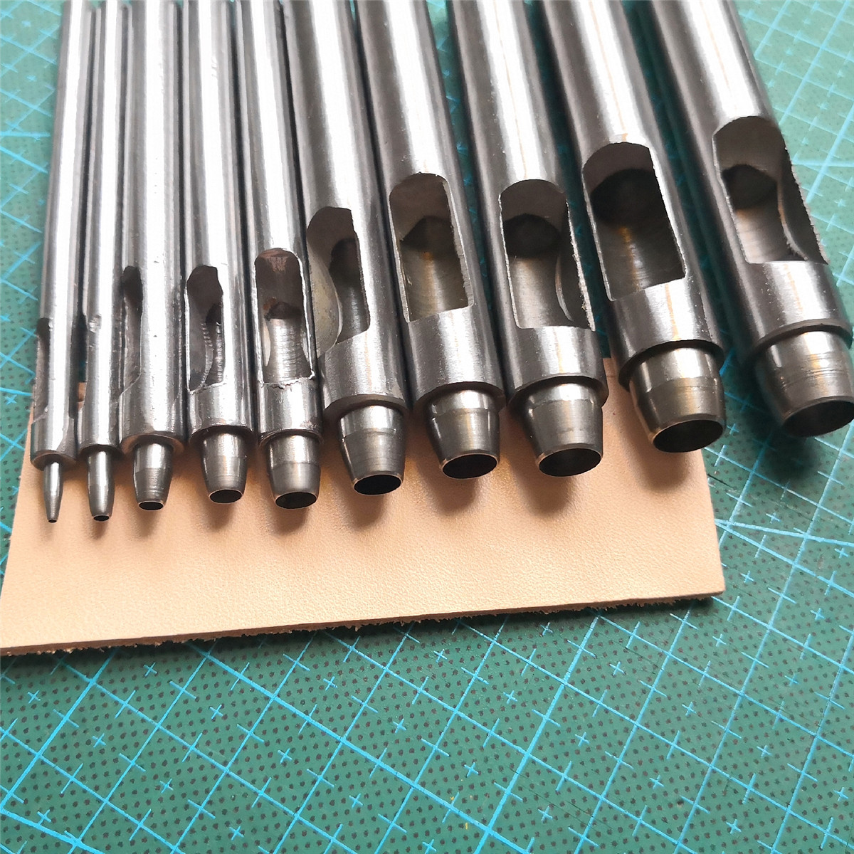 Domestic tool steel round punch Stainless steel punch belt Belt punch round punch Four-in-one buckle chicken air eye rivet