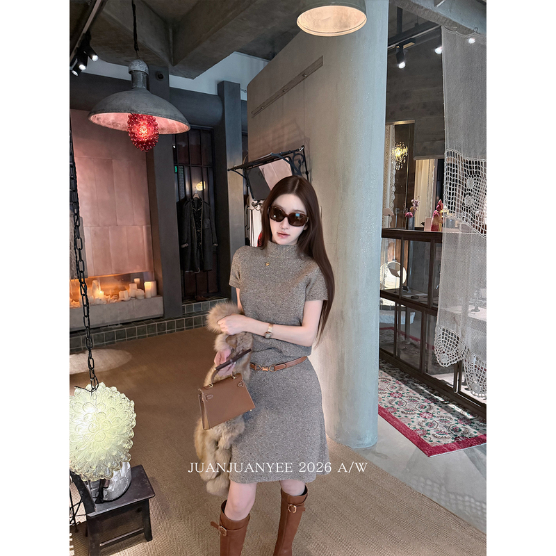 Juanjuanyee Roll Roll Wild【Berlin Accent】M1U Series Floral Yarn Wool Mid-Sleeve + Wool Mid-Skirt Set Juanjuanyee Roll Roll Wild【Berlin Accent】M1U Series Floral Yarn Wool Mid-Sleeve + Wool Mid-Skirt Set