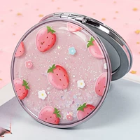 Клубника в форме цветка