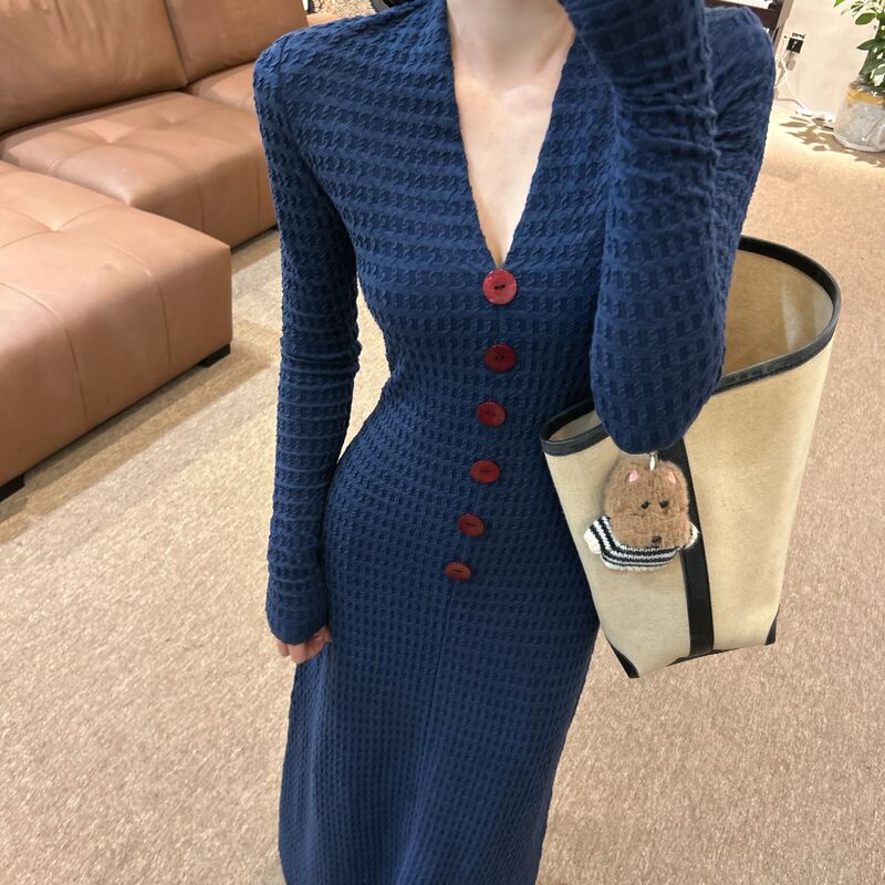 【Os&Oneshow】Autumn Style Outfit That Looks Slimming and Waist-Cinching, French-Style Floral Rose Button Long-Sleeve Dress 【Os&Oneshow】Autumn Style Outfit That Looks Slimming and Waist-Cinching, French-Style Floral Rose Button Long-Sleeve Dress