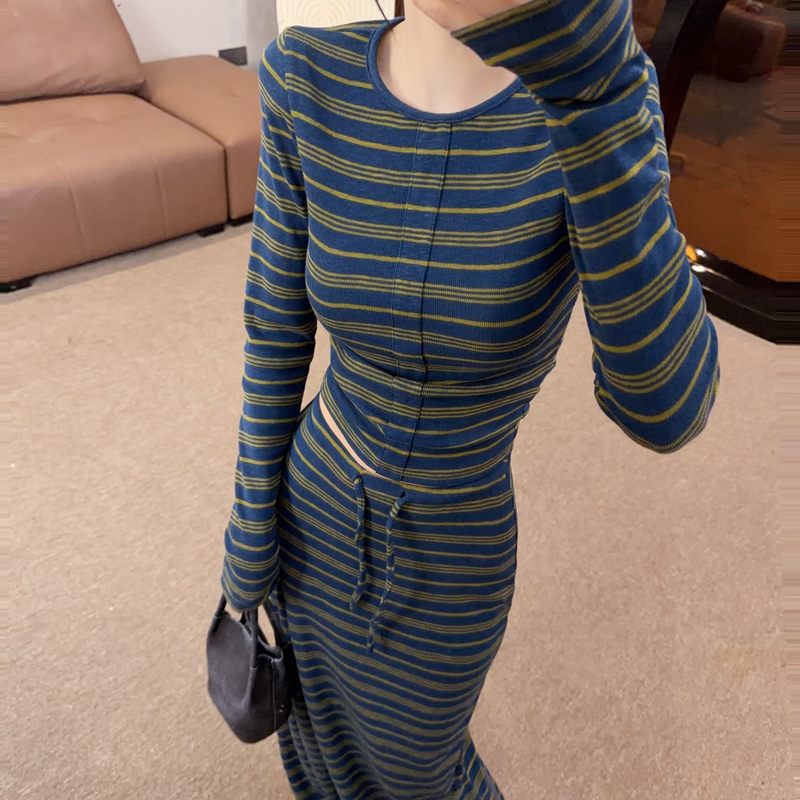 【Os&Oneshow】Contrast Color Striped Suit 2026 Early Autumn New Style Top + High-Waisted Slimming Skirt 【Os&Oneshow】Contrast Color Striped Suit 2026 Early Autumn New Style Top + High-Waisted Slimming Skirt