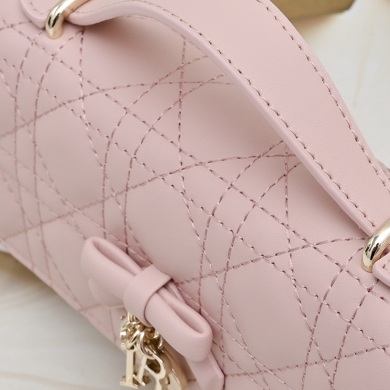 Miss Genuine Leather Quilted Flap Pearl Woc Handle Clutch Montaigne Bag Chain Crossbody Envelope Bag with Bow