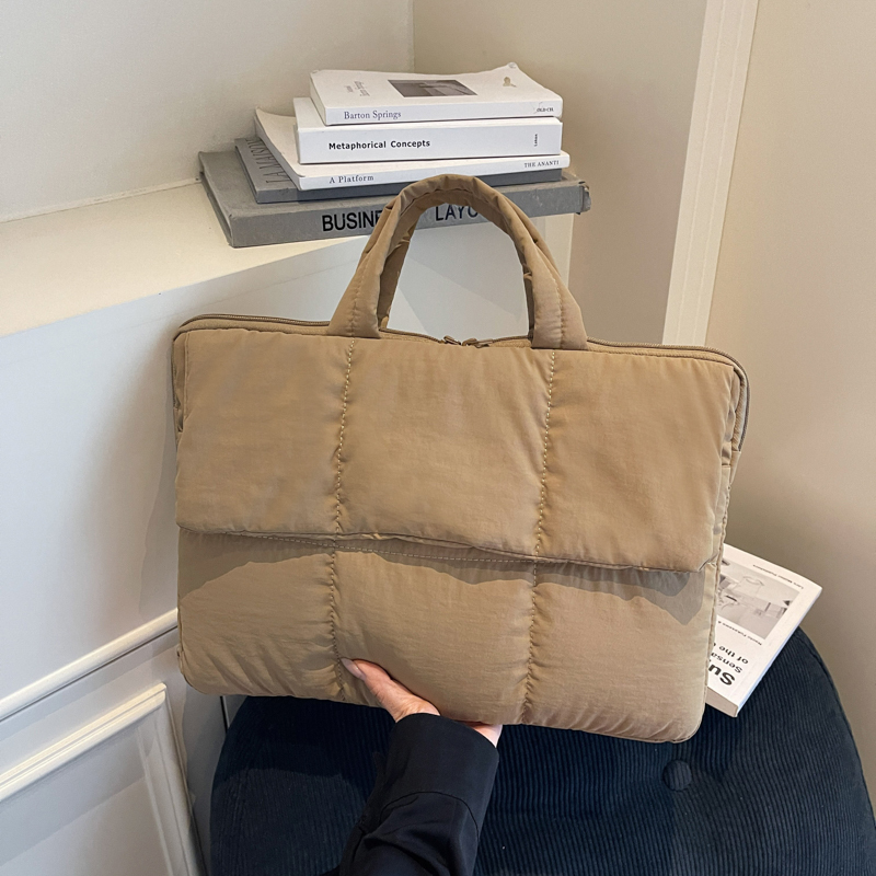 16inch Computer Bag Lightweight Nylon Handbag 2025 New Versatile Quilted down Bag Large Capacity Business Travel Bag