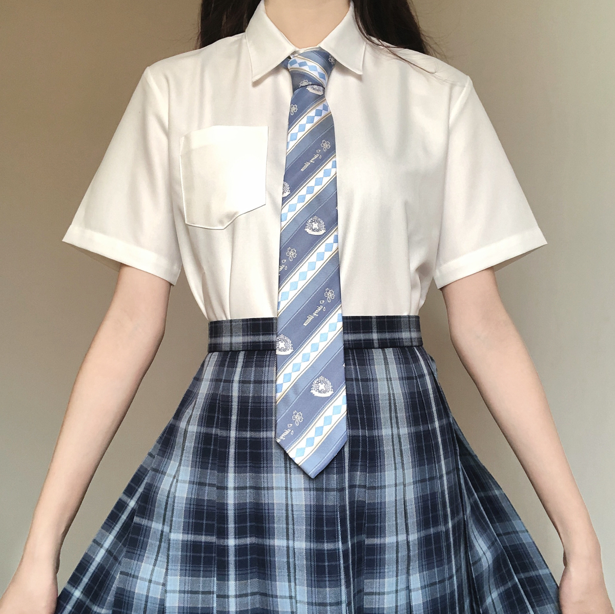 Thorn original jk uniform Japanese horned pill placket short-sleeved shirt base black and white pointed neck crew neck shirt woman