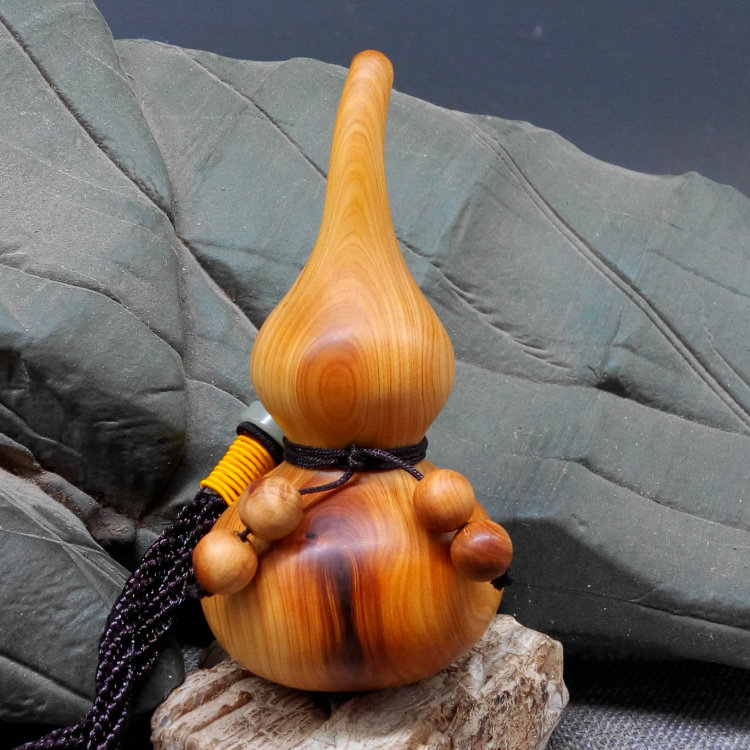 Taihang cliff cypress aging material Gourd old material Wood carving root carving handle carving craft gift decoration bag pendant