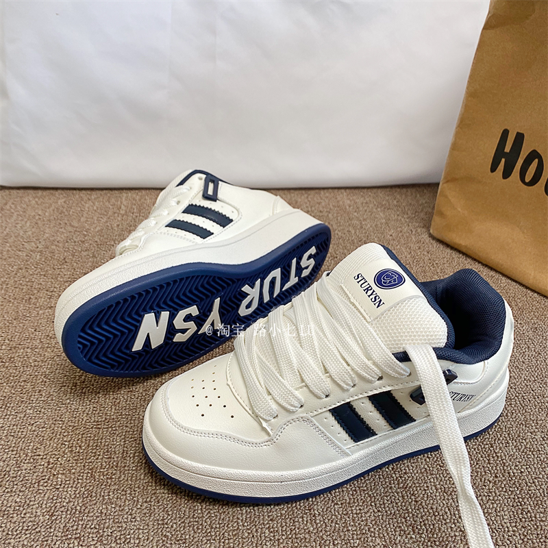 Couple Style White and Dark Blue Color-Blocking Loafers for Men, Trendy Ins Style 2026 Summer New Versatile Casual Sports Sneakers for Women Couple Style White and Dark Blue Color-Blocking Loafers for Men, Trendy Ins Style 2026 Summer New Versatile Casual Sports Sneakers for Women