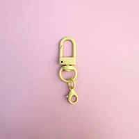 Светло-желтый голубоватый