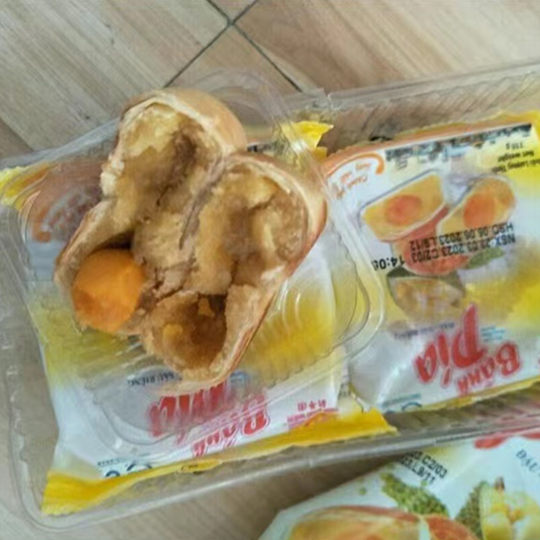 越南原装进口新华园榴莲蛋黄饼440克 （里面有独力包装4个饼）包