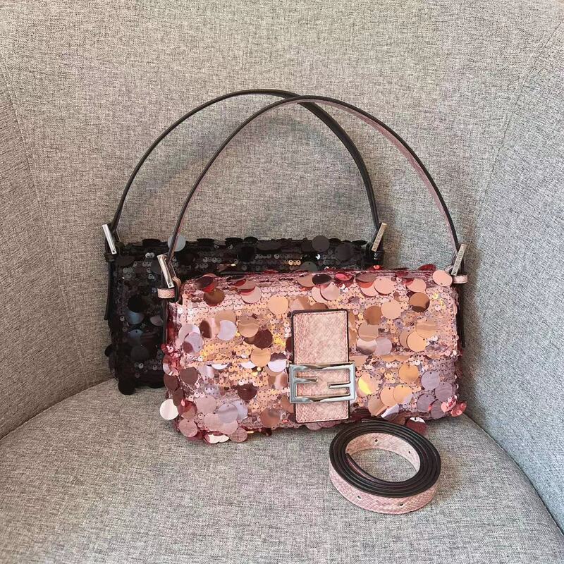 French-Style Summer Sequin Shiny Baguette Bag for Women, Vintage Large Sequin Retro Handbag, Fashionable Underarm Nightclub Bag French-Style Summer Sequin Shiny Baguette Bag for Women, Vintage Large Sequin Retro Handbag, Fashionable Underarm Nightclub Bag