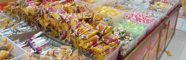 Siêu thị thực phẩm ăn nhẹ hộp trưng bày hộp kẹo hộp nhựa hộp nhựa trong suốt PP chất liệu kệ trưng bày hộp giá thẻ