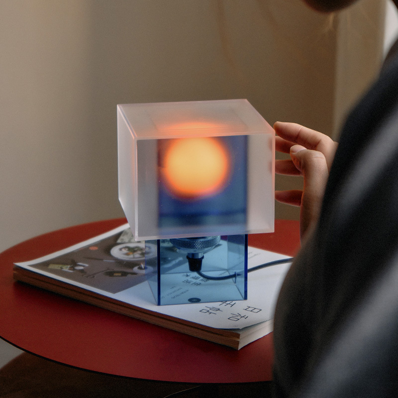 Decorative Table Lamp, Floating Light, Artistic and Creative, Transparent Cube, Desktop Atmosphere Lamp, Modern and Simple Texture, Bedroom Bedside Lamp