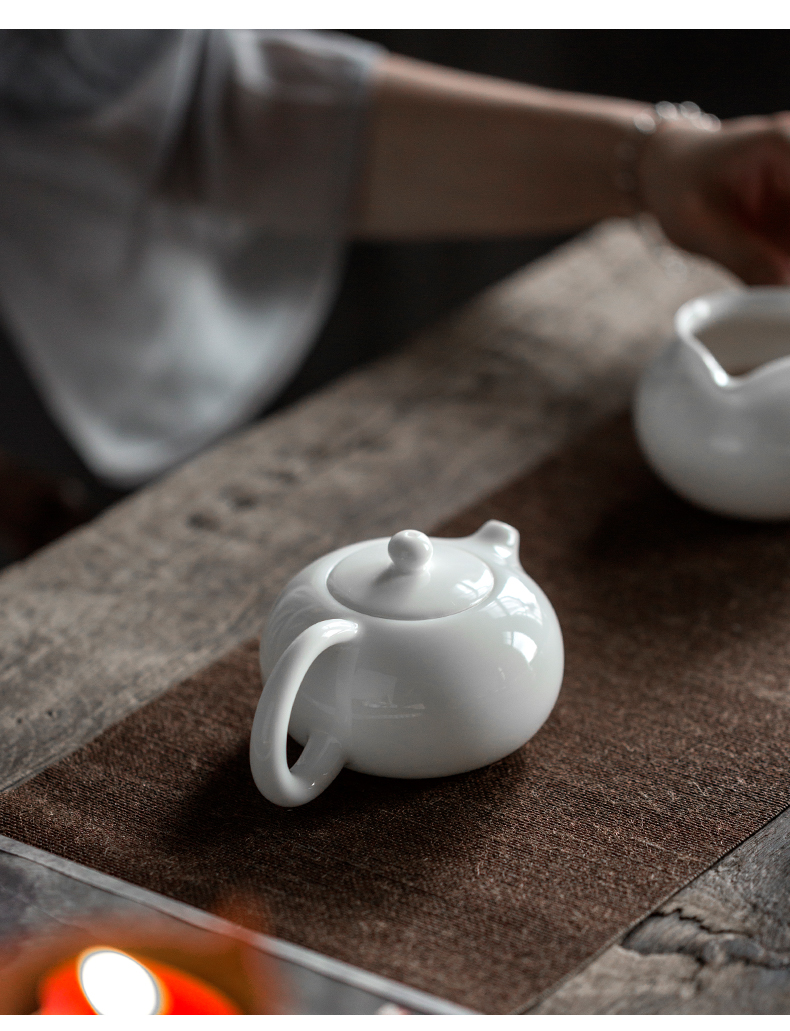 Dehua white porcelain beauty pot of suet jade ceramic teapot trumpet kung fu tea set pure manual teapot single pot of household