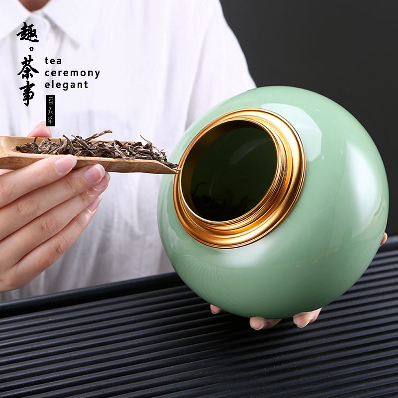 Longquan celadon caddy fixings ceramic seal tank size 1 catty pu 'er small portable storage tank home half a catty