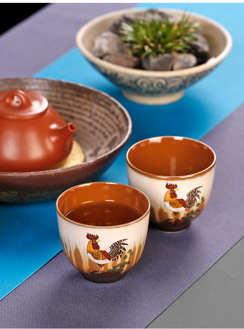 Jingdezhen Chinese antique hand - made ceramic masters cup chicken cylinder kung fu tea cups sample tea cup in use