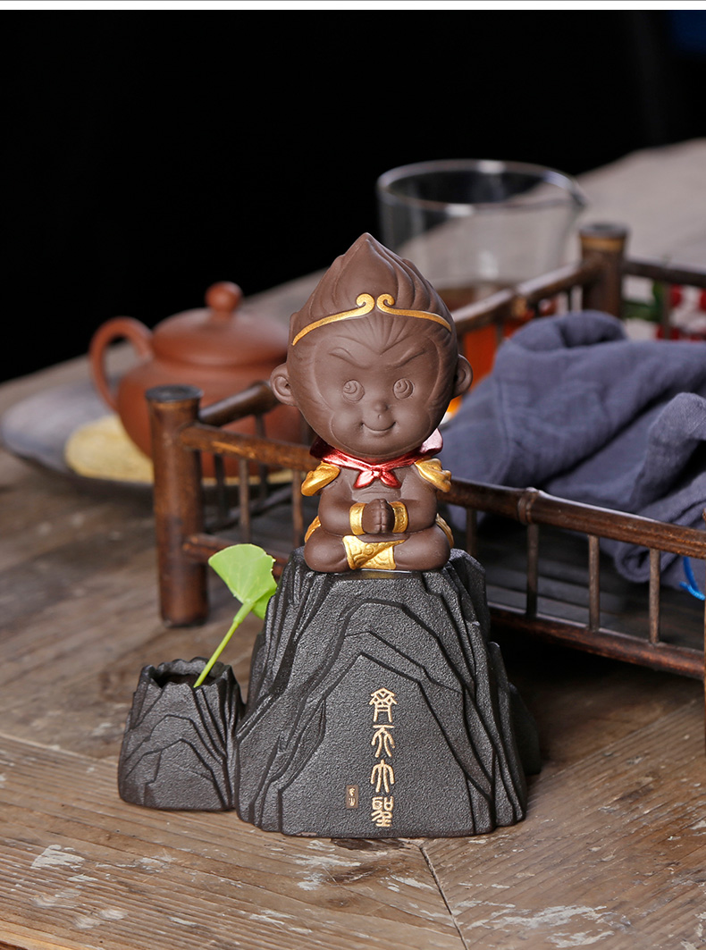 Purple sand tea pet monkey monkey King furnishing articles kung fu tea tea hydroponic insect tea play home to act the role ofing is tasted