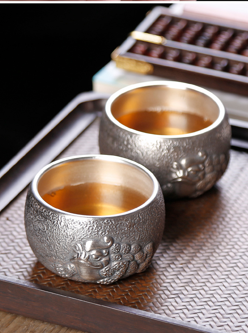 Small gold BaoLiu silver restoring ancient ways is kung fu masters cup ceramic tea cup tea sample tea cup single silver, silver tea set