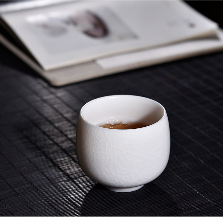 The ancient ivory white cup sample tea cup kung fu master sheng up new one thin foetus single CPU open piece of white jade porcelain cup