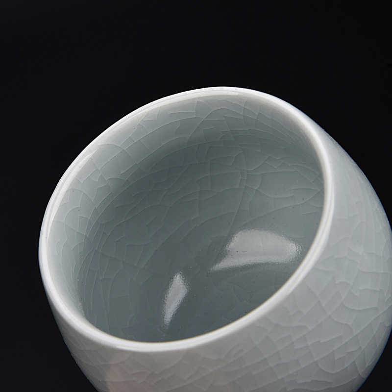 The ancient master sheng up porcelain cup single cup small ceramic cups gift boxes to open The slice your up can raise hand undressed ore celadon