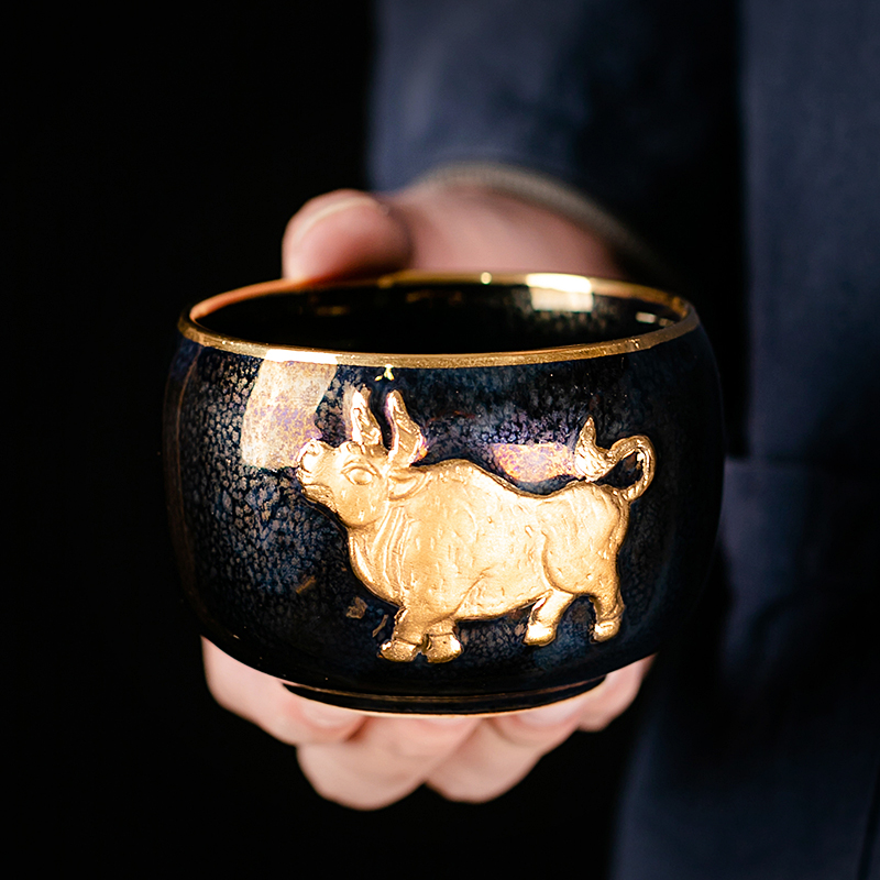 Chen Weichun Taurus zodiac hesui fullness master kung fu tea tea cup can keep porcelain teacup cattle to turn things around