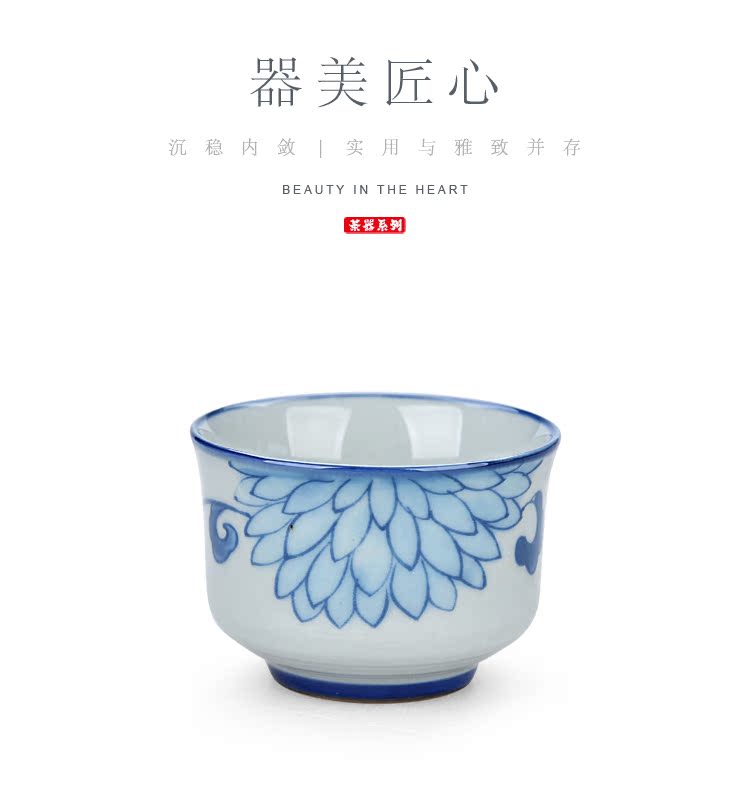 Ancient antique hand - made sheng up xiangyang violet blue pressure hand of kung fu tea lotus master cup ceramic checking