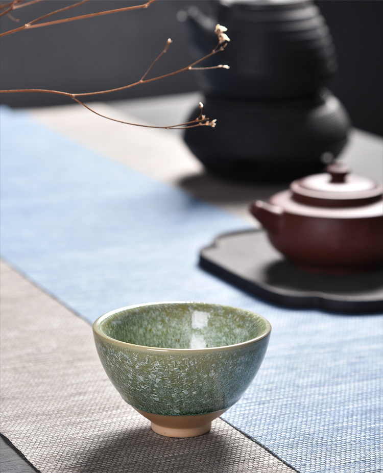 Ancient sheng up with the new four seasons built one master single CPU whitebait tea sample tea cup, ceramic temmoku cup silver cup