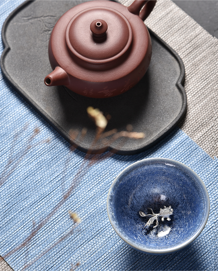 Ancient sheng up with the new four seasons built one master single CPU whitebait tea sample tea cup, ceramic temmoku cup silver cup