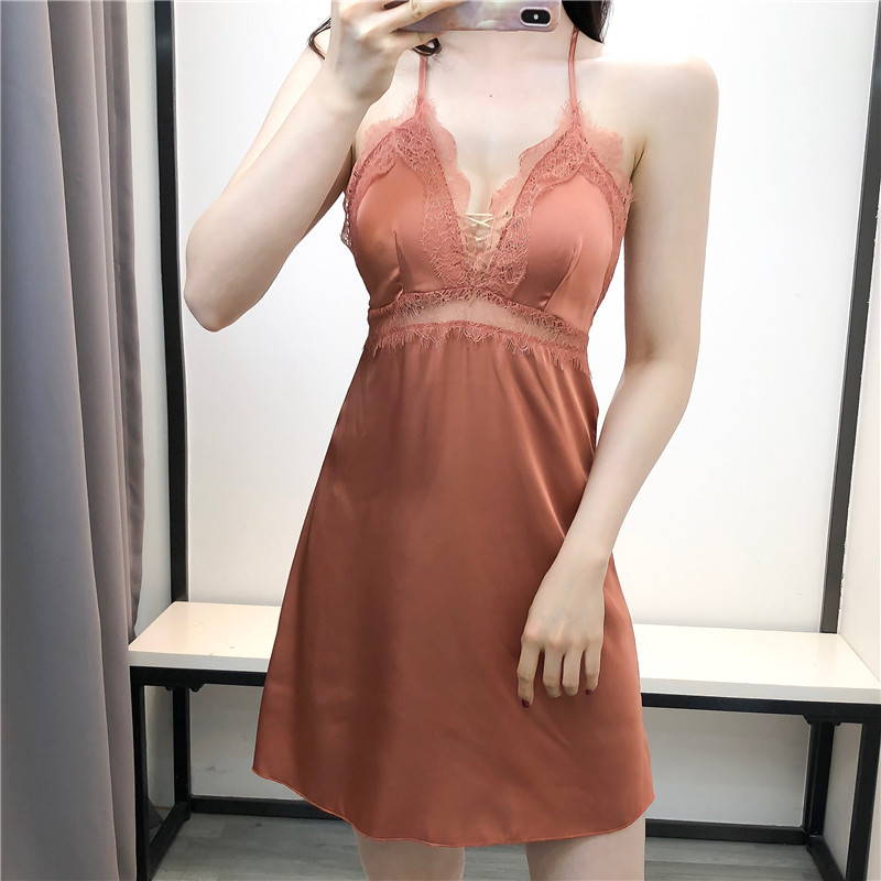 Sexy đồ ngủ nữ mùa hè ren sling ngực pad rỗng rỗng pajama váy lụa băng cực kỳ quyến rũ váy ngắn xinh đẹp trở lại vào mùa xuân và mùa thu.