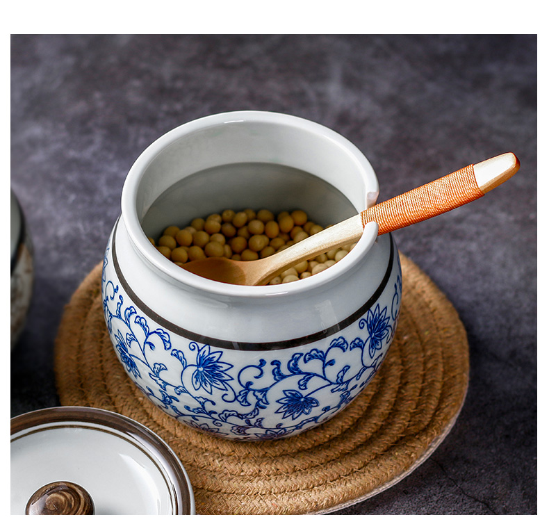 A Japanese with cover ceramic creative household sugar pot seasoning sauce bottles A salt shaker