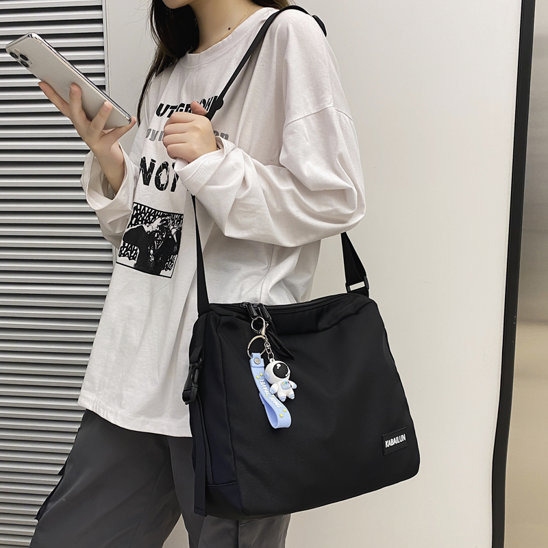 2021 new slanted satchel women's Korean version university students large capacity Lazy Wind Day Department literature and Art Mori Department Brief Shoulder Bag