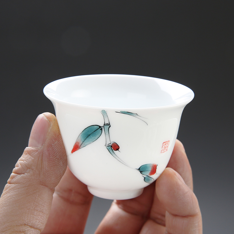 Hand - made ceramic masters cup jade porcelain cups kung fu tea cup single cup of tea light manual personal pu - erh tea sample tea cup