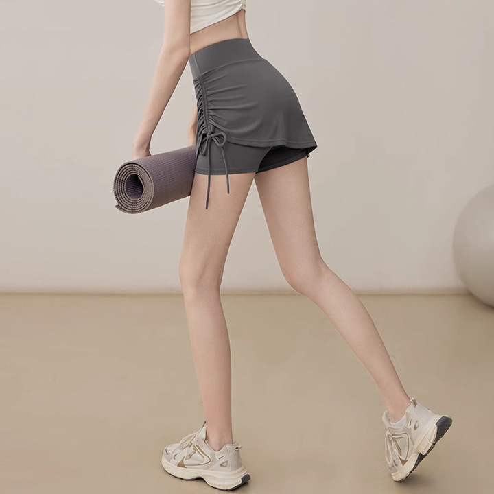 Yoga Wear for Women, High-Waisted, Tummy Control, Butt-Lifting Sports Shorts, Suitable for Running, Training, and Fitness, with a Faux Two-Piece Skirt Design