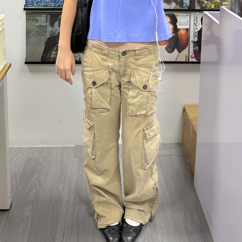 American Retro Khaki Low-Waist Cargo Pants for Women, Autumn Design with Pockets, Casual and Relaxed Straight-Leg Jeans American Retro Khaki Low-Waist Cargo Pants for Women, Autumn Design with Pockets, Casual and Relaxed Straight-Leg Jeans