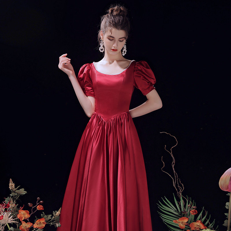 Toast dress bride 2022 new summer satin square collar shows thin back door temperament engagement small dress thank you banquet girl