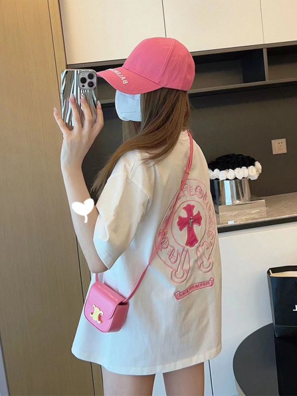 Trendy Brand Hot-Selling European Designer White Sanskrit Cross Embroidery Short-Sleeve T-Shirt for Women, Summer Style, Hip-Covering Top Trendy Brand Hot-Selling European Designer White Sanskrit Cross Embroidery Short-Sleeve T-Shirt for Women, Summer Style, Hip-Covering Top