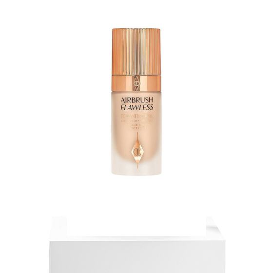 홍콩 다이렉트 메일 CHARLOTTETILBURY 샬롯CT 라이트 앤 무결점 리퀴드 파운데이션 30ml #5C