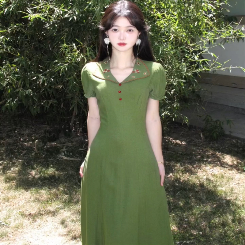 Green Dress for Women 2026 New Summer French Style Elegant Waist-Slimming Niche Embroidered Lapel Retro Long Dress