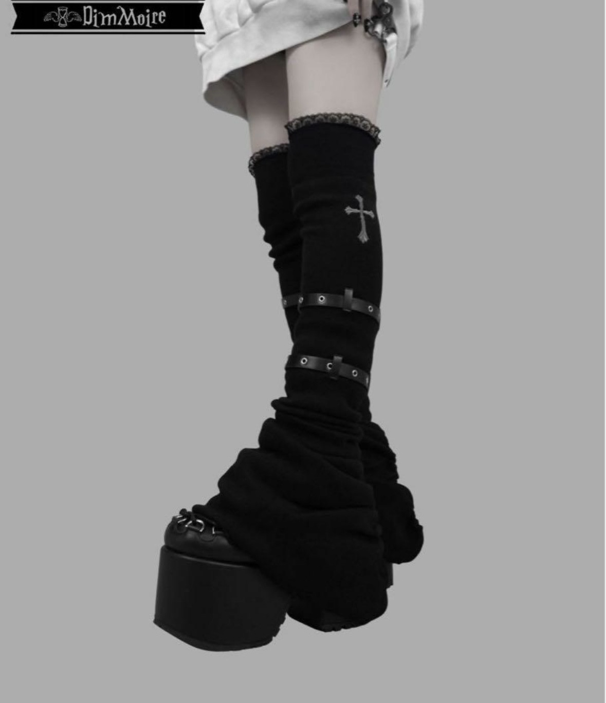 Dimmoire black and gray knitted cross leg warmers with leather